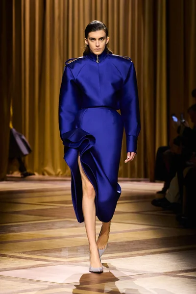 Look 19